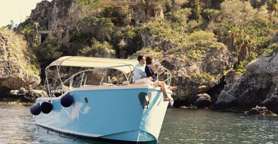 Naxos: Cruise on Isola Bella with swimming, fruit & prosecco - Refreshments: Fruit and Prosecco