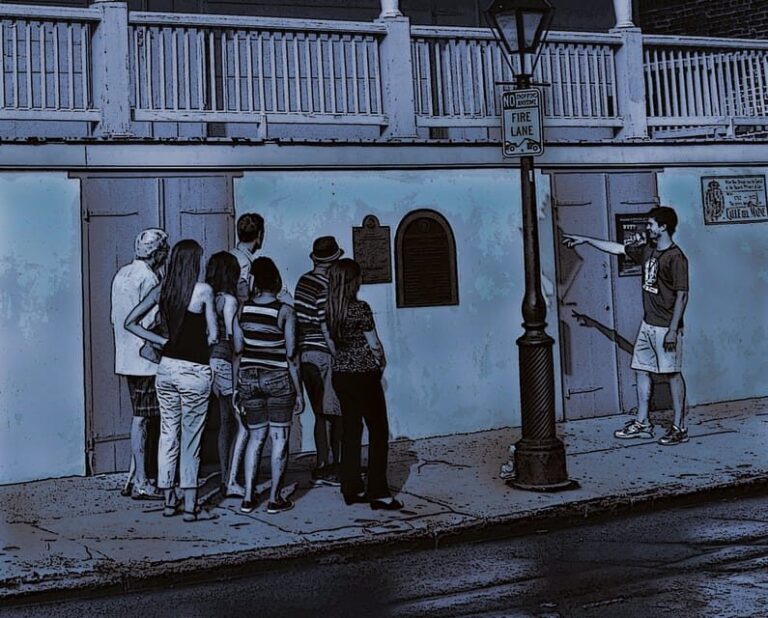 New Orleans: French Quarter Ghost Walking Tour - Logistics and Experience