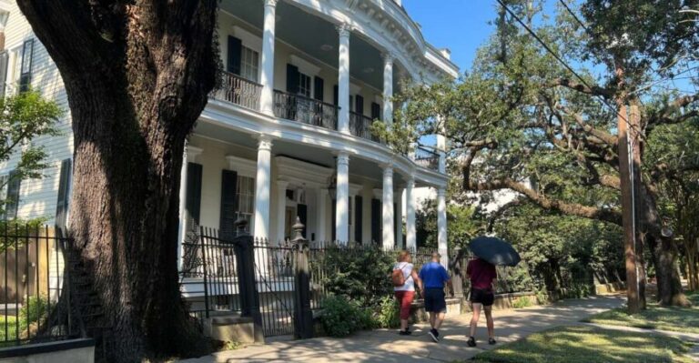 New Orleans : Garden District Architecture Walking tour - Lafayette Cemetery and Burial Traditions