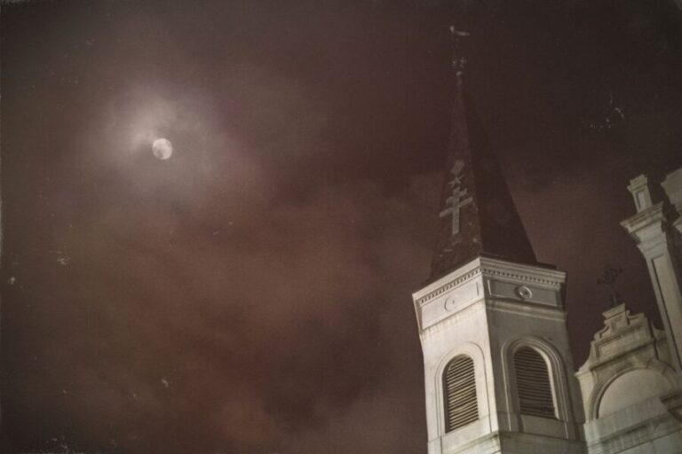 New Orleans: Ghost, Crime, Voodoo, and Vampires Guided Tour - What You’ll See and Hear