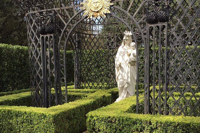 New Orleans Homes of the Rich and Famous Tour of the Garden District - Who Will Enjoy This Tour?