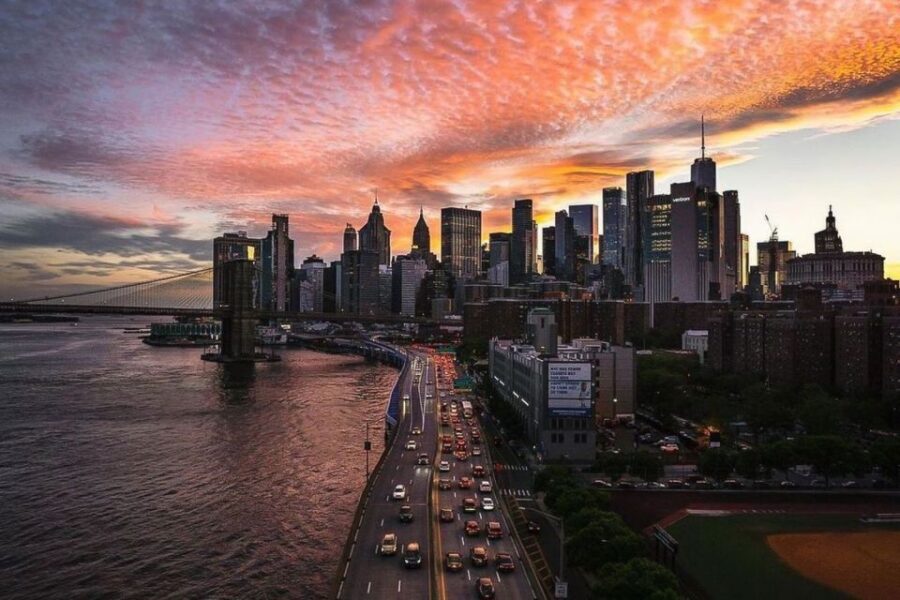 New York City: Night Skyline Bus Tour with Pizza Slice - The Experience: What You Can Expect