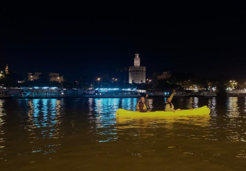night-kayak-historic-seville-triana-and-la-cartuja