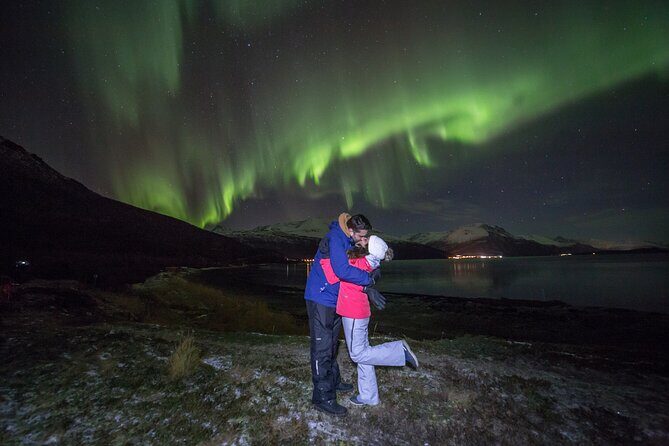 Northern Lights Big Bus Chase with Free Photos - An In-Depth Look at the Northern Lights Bus Tour