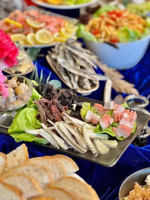Nuuk City Highlights by Car with Greenlandic Tasting - Highlights of the Route and Stops