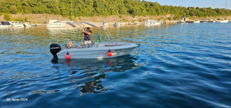 Otok Krk: Boat rentals in Pinezii - PRIMUS 17 60hp - What to Expect on Your Day Out