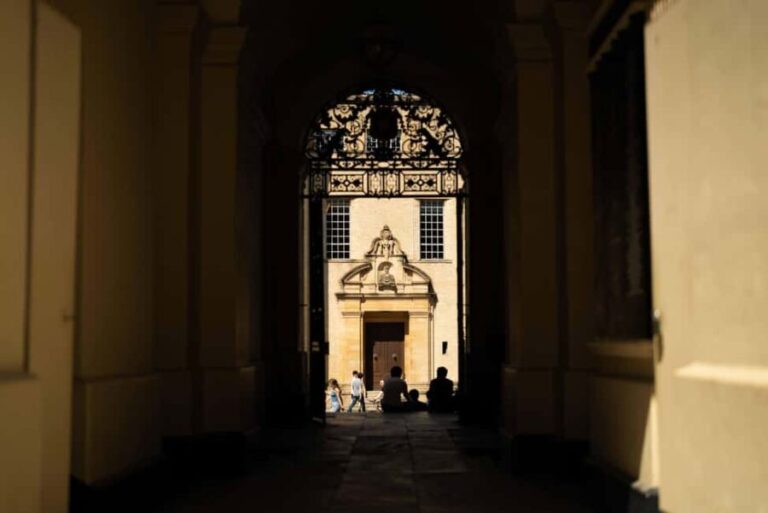 Oxford: Alumni-led Walking Tour w/opt New College - The Itinerary: What Youll See and Do