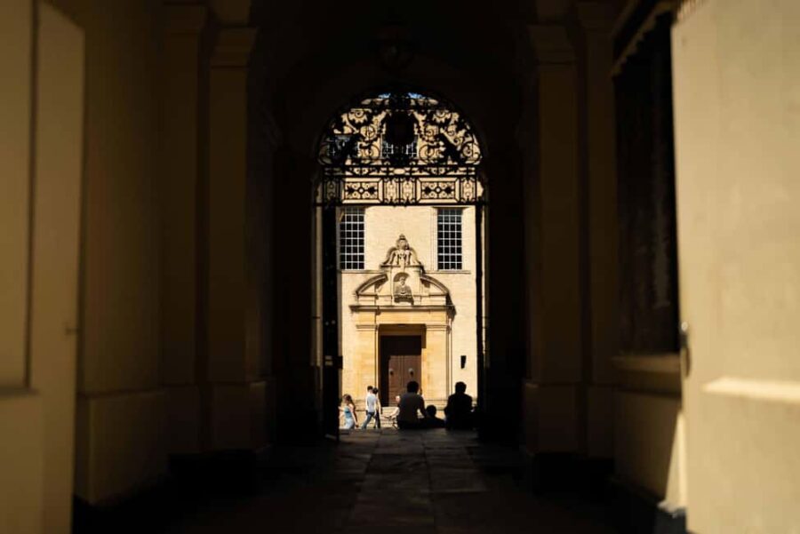 Oxford: Alumni-led Walking Tour w/opt New College - The Itinerary: What Youll See and Do