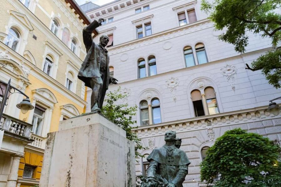 Palace District Evening Culinary, Wine, and History Walk - What Makes This Tour Stand Out?