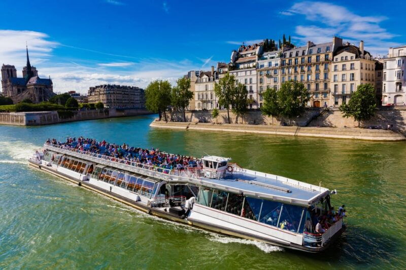 paris-scenic-cruise-on-the-seine-river-with-champagne