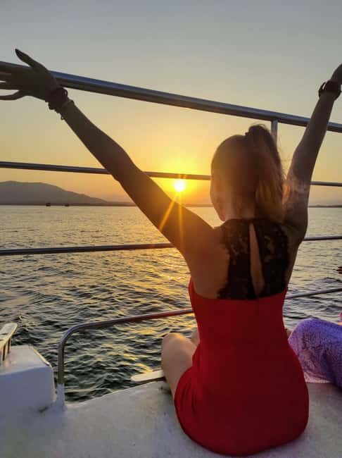 Paseo en Catamarán con Baño o Puesta de Sol - Authentic Reviews and Insights