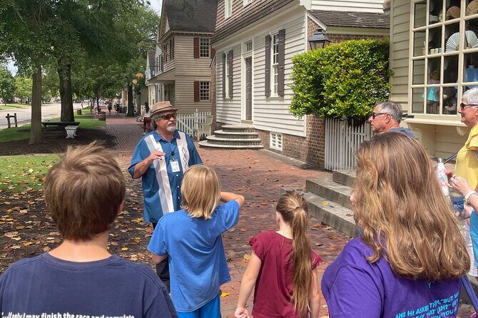 Patriots Tour of Colonial Williamsburg or Williamsburg 101 - The Landmark Stops in Detail