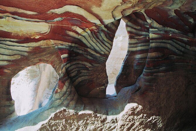 Petra 1-Day Tour from Eilat + FREE Traditional Lunch - Transport and Border Crossing