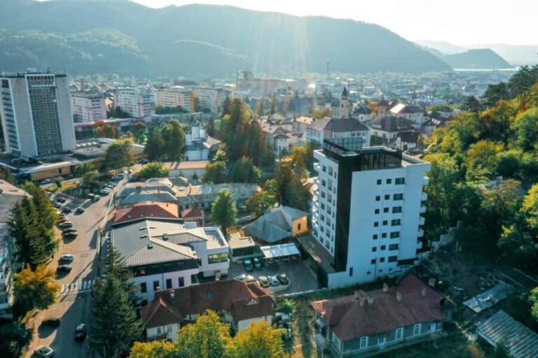 Piatra Neam: Guided tours of the Moldavian Pearl of Romania - What to Expect and Practical Tips