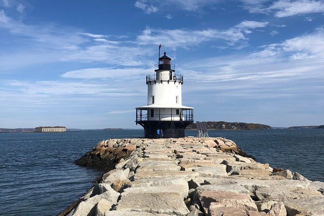 Portland Bicycle Tour with 5 Lighthouse Stops and XL Lobster Roll - A Thorough Look at the Portland Lighthouse Tour