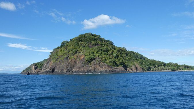 Private cruise in the Mitsio or Radame archipelagos: 6 days / 5 nights - The Cruising Experience: Comfort and Convenience