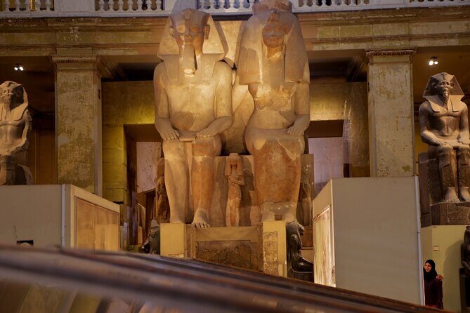 Private Day Tour of Pyramids, Egyptian Museum and Khalili Bazaar - Exploring the Pyramids of Giza