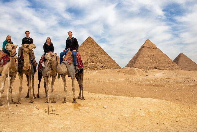 Private Day Tour to Giza Pyramids, Sphinx & Saqqara + Luxury Nile Dinner Cruise - The Giza Pyramids & Sphinx: A Photographic and Cultural Highlight
