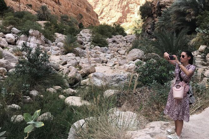 Private Day Trip to Wadi Shab & Bimmah Sinkhole Price Up To 5 Persons - Detailed Breakdown of the Tour