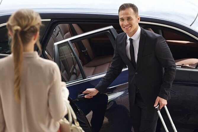 Private Doha Airport Transfer to Doha, Qatar - The Experience on Arrival at Doha Airport