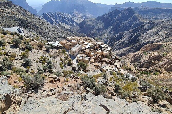 Private Full Day Birkat Al Mouz and Al Suwara Village Tour - What Our Reviewers Loved