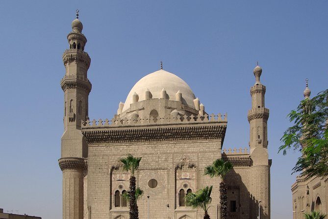 Private Guided Tour around Islamic Cairo Mosques Gates and Bazaar including Lunch - Who Should Book This Tour?