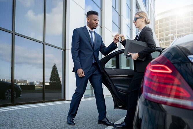 Private HRG Airport Transfer Service - The Vehicle and Comfort Level