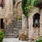 Private Tour Girona & Tossa de Mar from Barcelona - Transportation, Group Size, and Practical Details