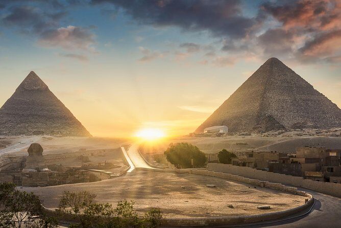 Private tour Giza Pyramids & Egyptian Museum from Hurghada by car - The Market: Khan El Khalili