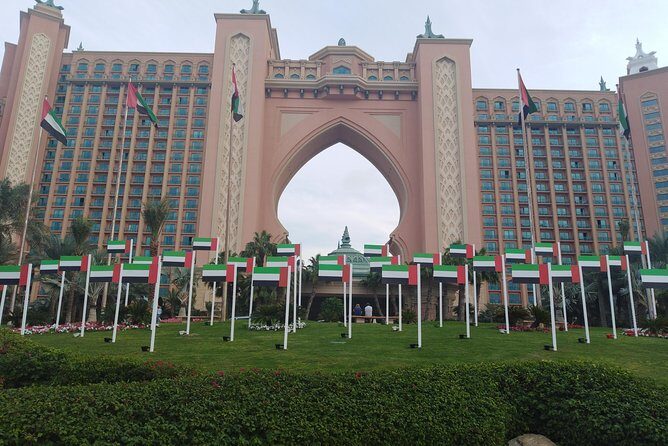 Private tour : Lay-over from Dubai Airport with professional Driver - Whats Included and Whats Not