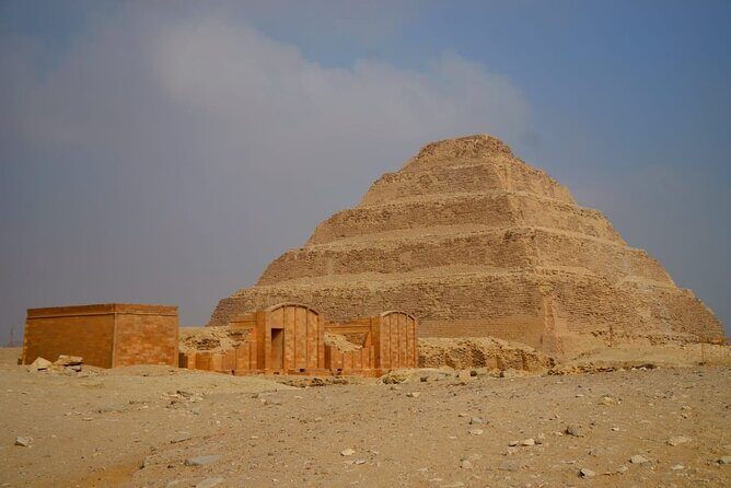 Private tour to Giza Pyramids, Sphinx, Eyptian Museum& Bazaar - Discovering the Pyramids of Giza and the Sphinx