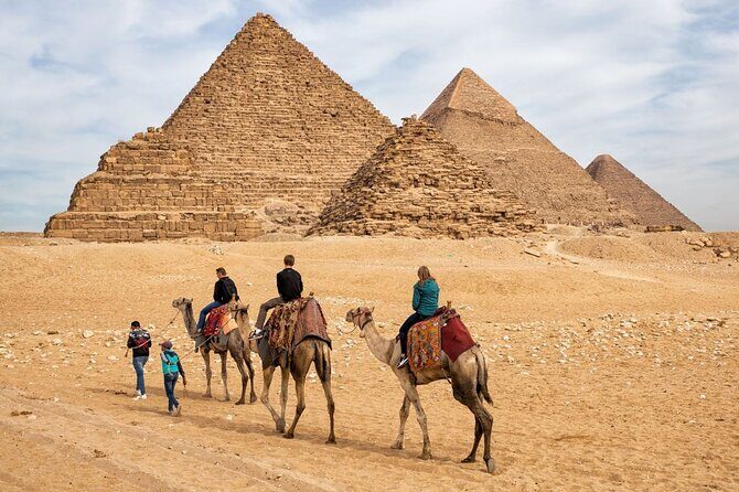 Private Tour to Giza Pyramids with 30 Minutes Camel Ride and Lunch - Analyzing the Value