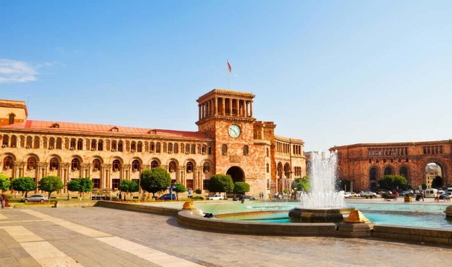 Private tour: Walking observing city tour in Yerevan - Strolling Through Northern Avenue
