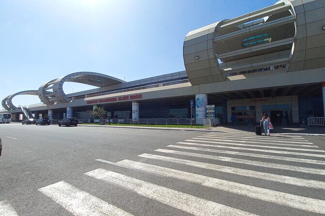 Private Transfer DSS AIBD Airport - Dakar (two directions) - The Journey: From Airport to Dakar and Back