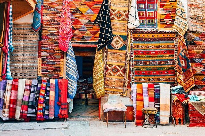 Private VIP Shopping Tour: authentic visit with a licensed guide - Highlights of the Tour