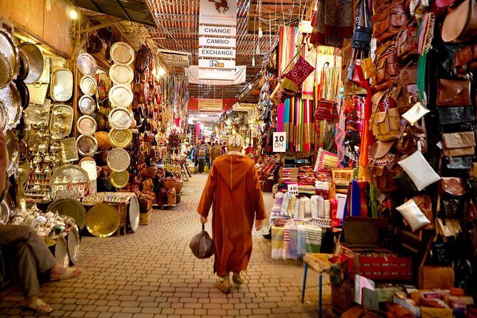 Private VIP Shopping Tour: authentic visit with a licensed guide - Practical Details About the Tour