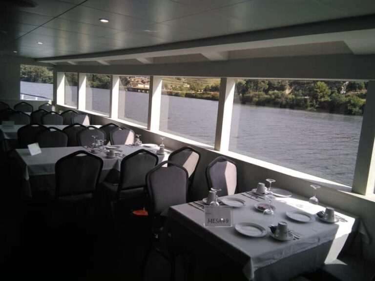 Régua: Pocinho Train Ride and Iconic Douro Dams Cruise - Transportation & Practicalities