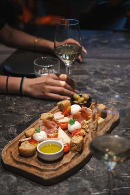 Rethymno: Cretan Wine Tasting Guided Tour with Local Food - What Travelers Love Most