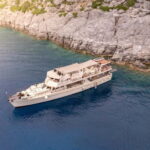 Rhodes: Swim & Relax Cruise with Buffet & Unlimited Drinks - Food, Drinks, and Atmosphere