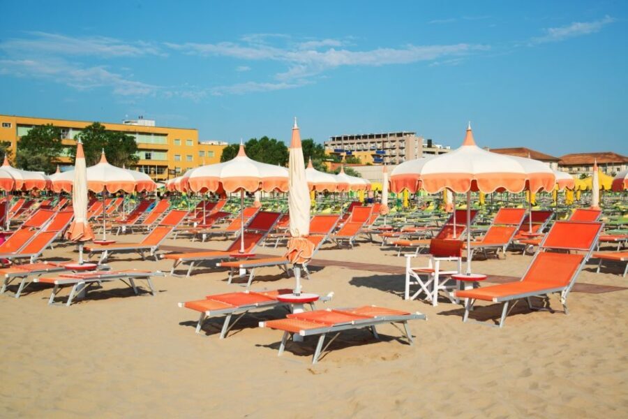 Riccione: Beach Umbrella and Lounge Chairs at Beach 209 - What to Expect During Your Visit
