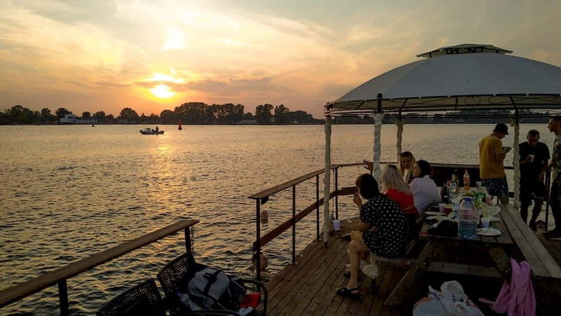 Riga: Floating Grill Terrace - What Is the Riga Floating Grill Terrace?