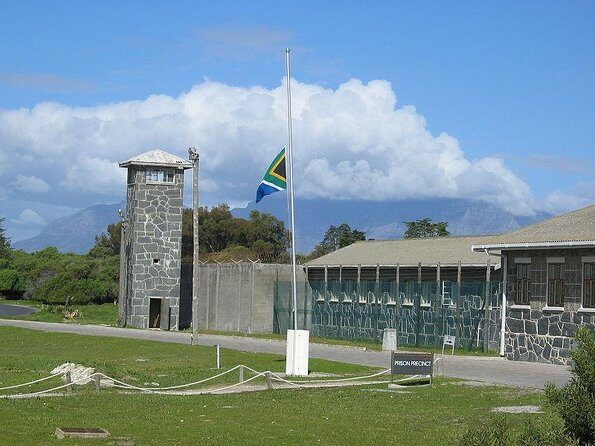 Robben Island and Table Mountain Tour - FAQ