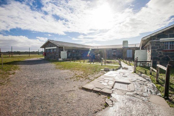 Robben Island tour with additional stops at famous spots!! - Who Is This Tour Best For?