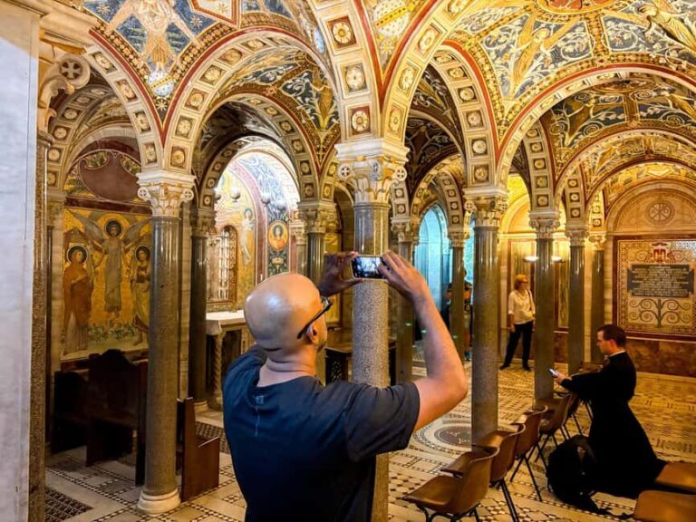 Rome: Hidden Gems of Trastevere and Jewish Ghetto tour - Discovering the Underground Crypt of Santa Cecilia