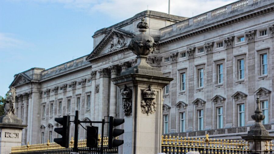 Royal London: Tudors & Stuarts Walking Tour - What’s Included and What’s Not