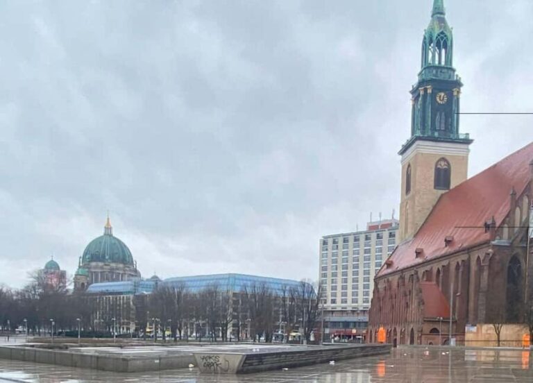 Rude Bastards tour of Medieval Berlin - Guides and Experience