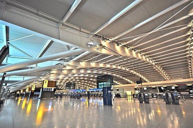 Safe Private Airport transfer in Nairobi - The Drivers and Customer Support