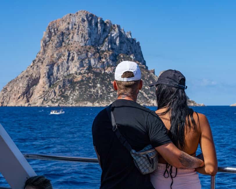 San Antonio: Boat tour to Es Vedrá with drinks and snacks - The Experience in Detail