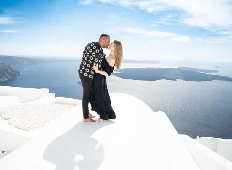 Santorini Couple Photoshooting - An Overview of the Photoshoot Experience