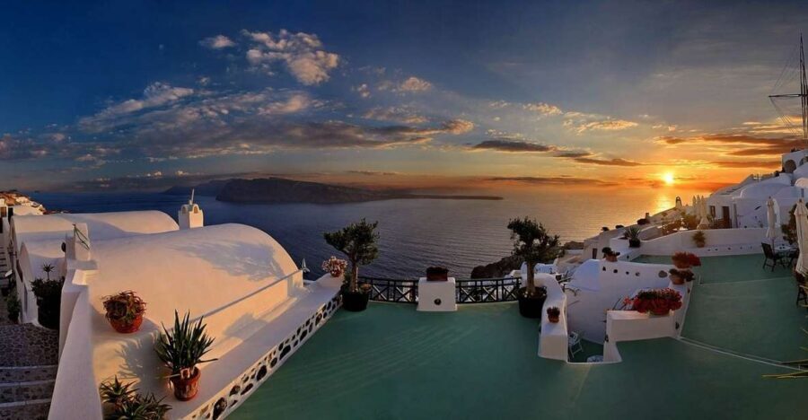 Santorini: Oia Cultural Highlights Sunset Walking Tour - What Makes This Tour Stand Out